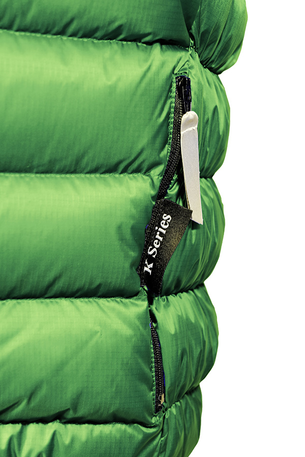 Side pocket detail. Green Ultrashell fabric Side pocket detail. Green Ultrashell fabric